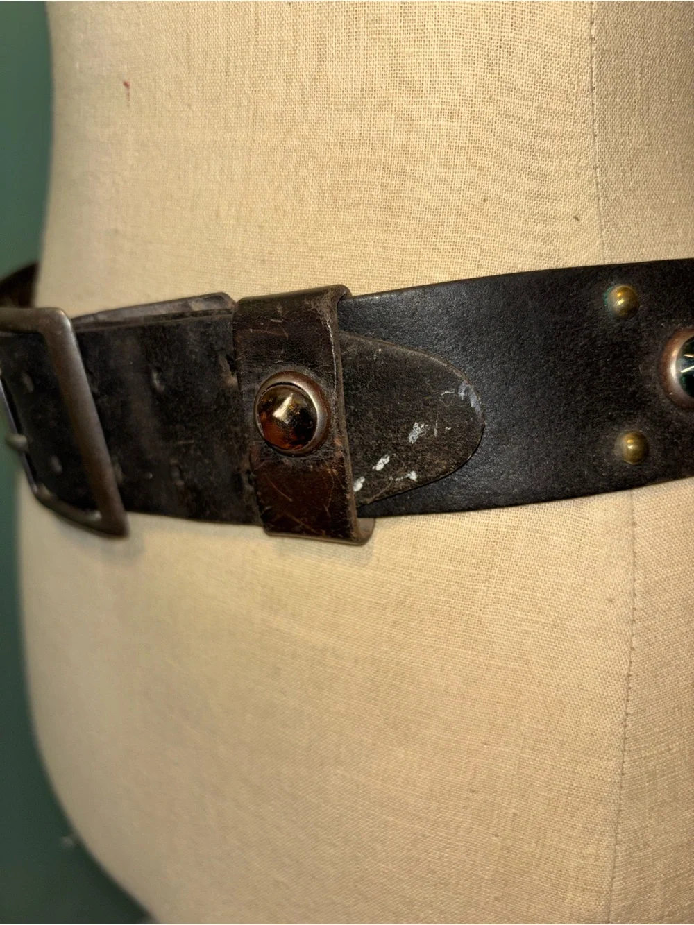 Vintage missing stud